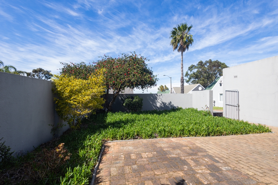 2 Bedroom Property for Sale in Protea Village Western Cape